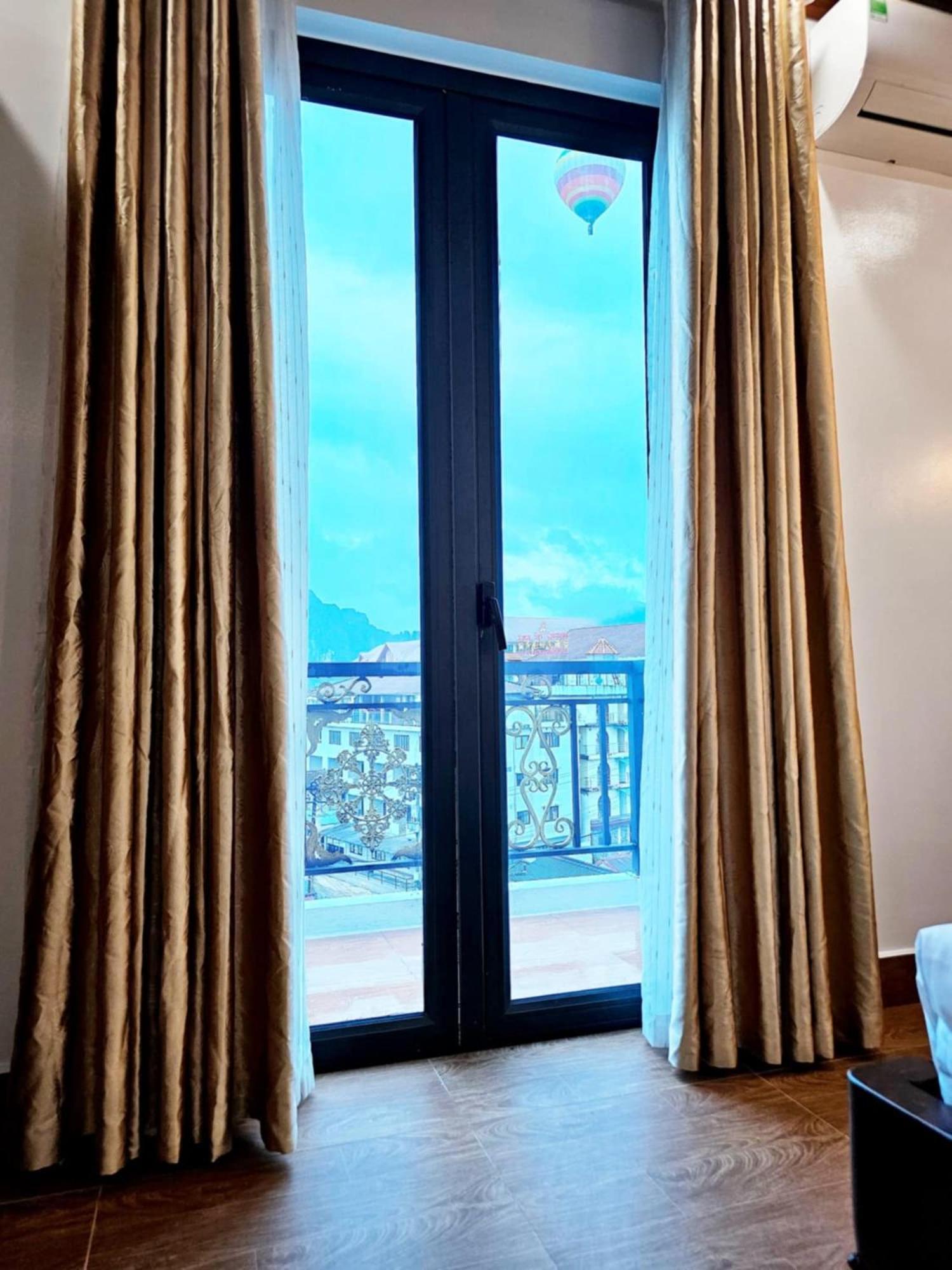 Sky Hotel Ванг-Виенг Экстерьер фото