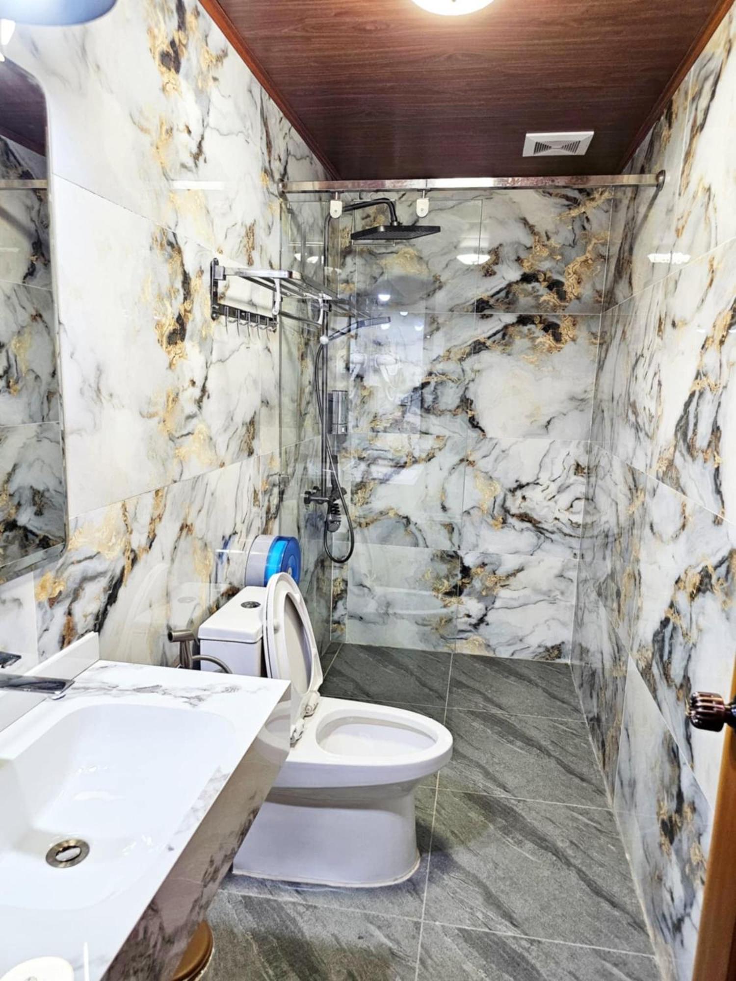 Sky Hotel Ванг-Виенг Экстерьер фото