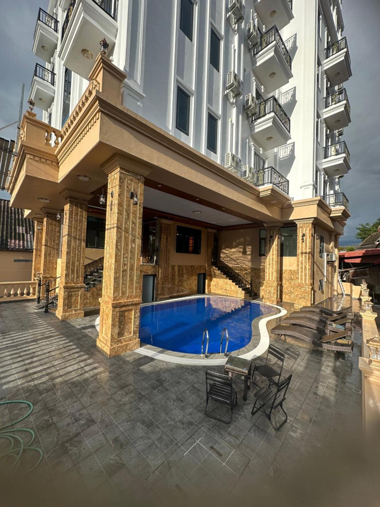 Sky Hotel Ванг-Виенг Экстерьер фото